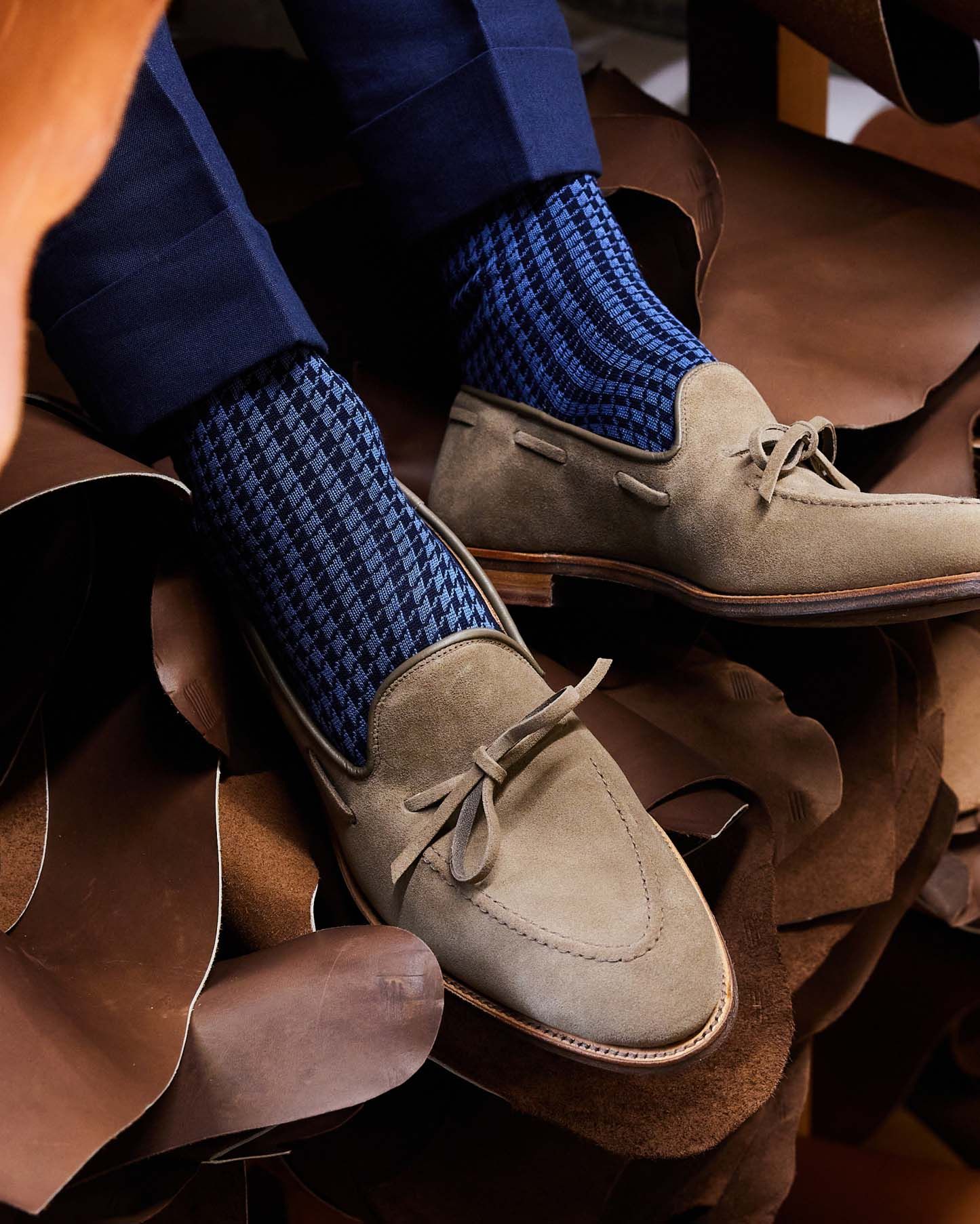 Men's Style Tips: How to wear yellow socks - London Sock Company