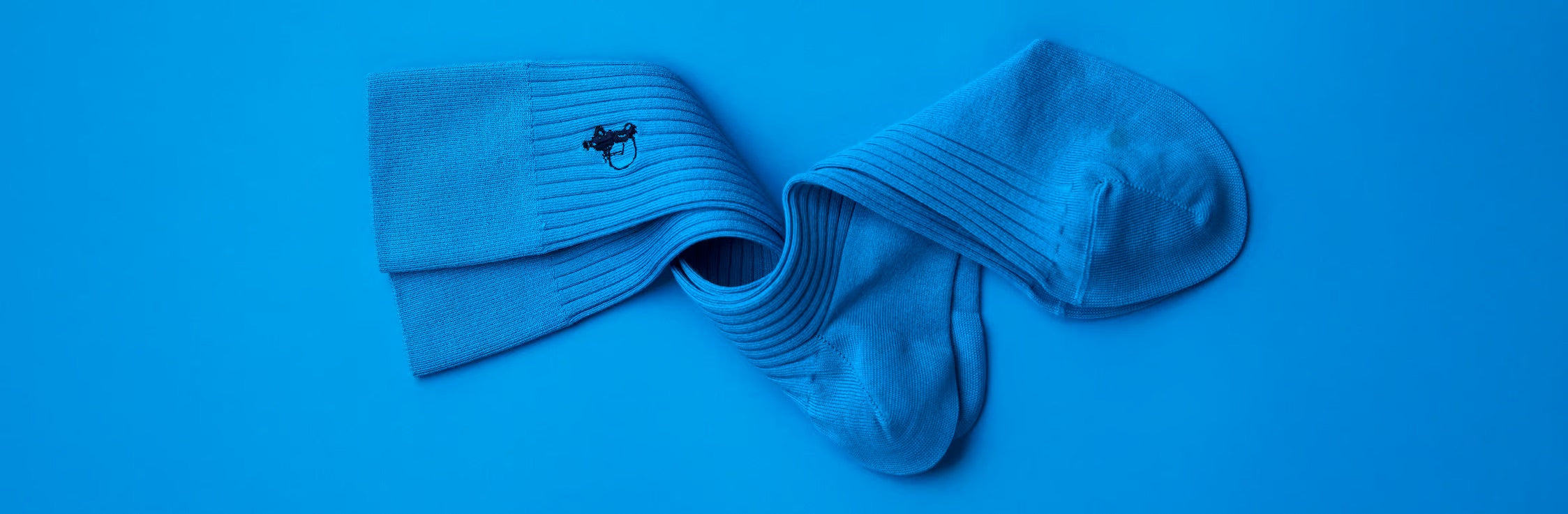 Men's Style Tips: How to wear turquoise socks