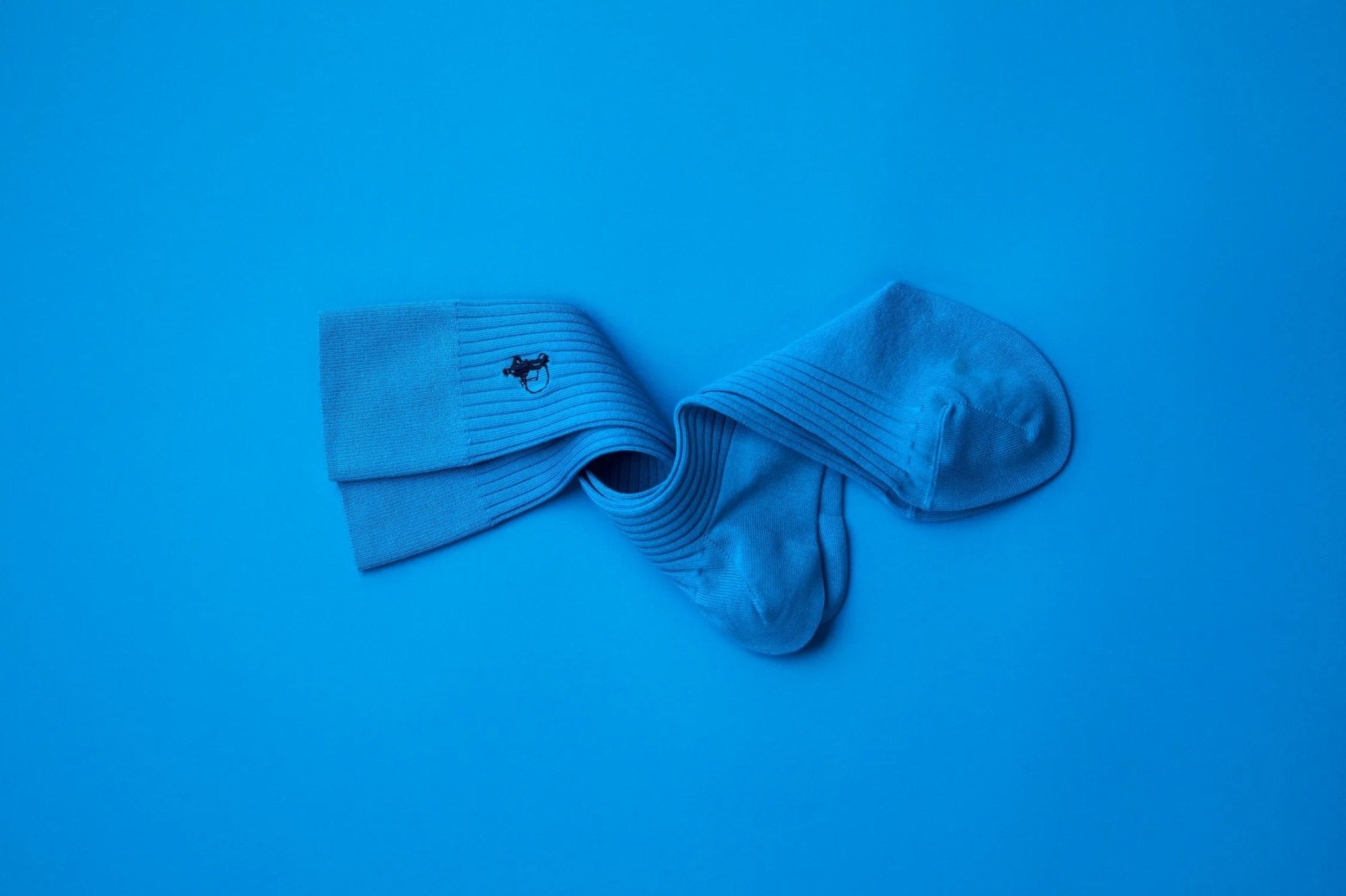 The Colour Theory Behind Turquoise - London Sock Company